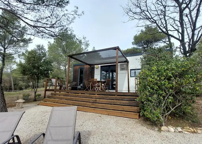 Le Jas De Joucas Hotel-Restaurant